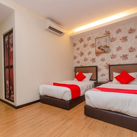 โอโย 1214 โอโร โฮเต็ล Hotel เกอลวง ภายนอก รูปภาพ